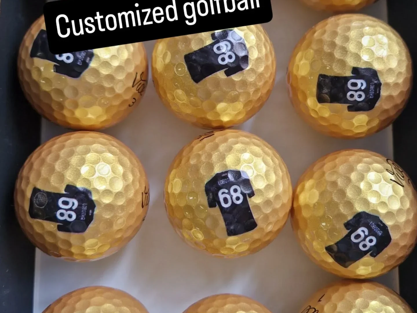 Zlaté golfové loptičky s UV potlačou dresu, tlačené na MIMAKI UJF