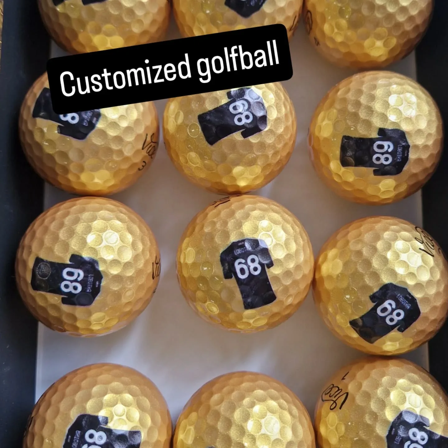 Zlaté golfové loptičky s UV potlačou dresu, tlačené na MIMAKI UJF